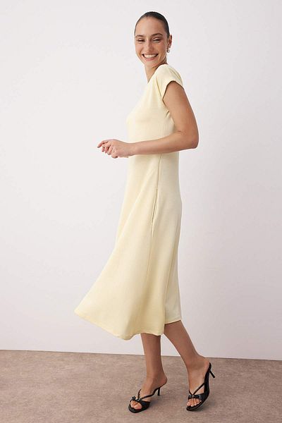 Trendyol Collection Yellow Moon Sleeve A-Line/A-Line Crew Neck Maxi Knitted Dress Twoss25El00898