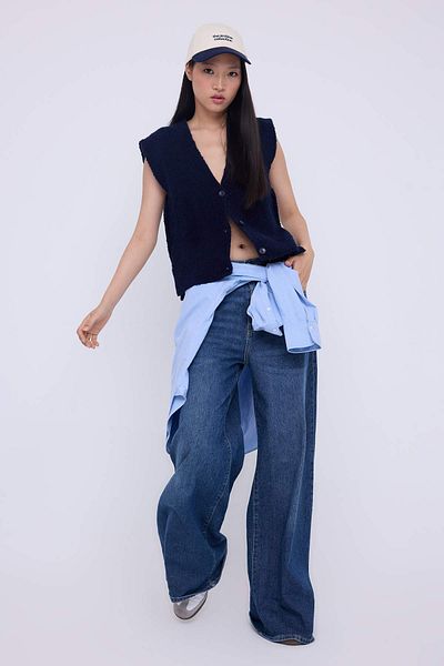 Trendyol Collection Teen Navy Blue Soft Textured Special Yarn Knitwear Vest Twoaw26Sv00003
