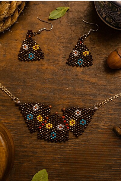 Puffy Triangle Motif Bead Necklace and Earrings Set – Flower Detail, Does Not Tarnish