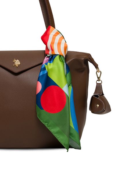 U.S. Polo Assn. A. Geantă de umăr pentru femei cu eșarfă maro Us25597