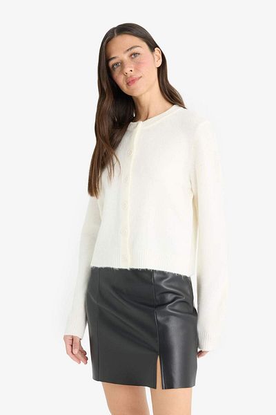 DeFacto Regular Fit Crew Neck Basic Plain Button Soft Touch Soft Knitwear Cardigan E3654Ax25Wn