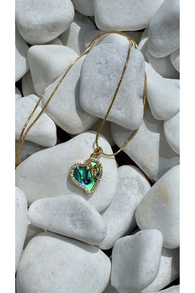 SK aksesuar قلادة من الفولاذ على شكل قلب مع حجر لامع على الحواف وفيونكة داخلية