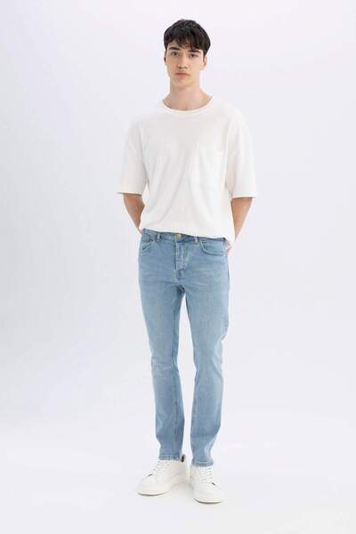 DeFacto Pedro Slim Fit Dar Kalıp Normal Bel Dar Paça Jean Pantolon D2209AX24SM