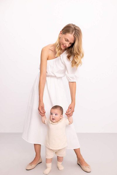 DeFacto Kurzärmliges Rüschenblusen- und Shorts-Set für Babys, Mädchen, 2-teilig – C5085a524sm