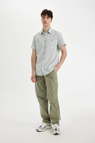 DeFacto Slim Fit gestreiftes Baumwoll-Kurzarmhemd C7361axbe741mc