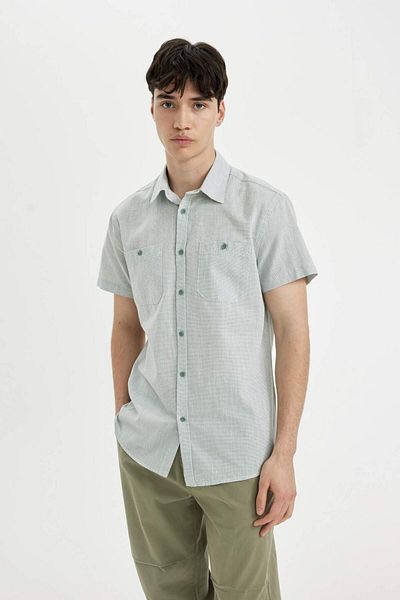 DeFacto Slim Fit gestreiftes Baumwoll-Kurzarmhemd C7361axbe741mc
