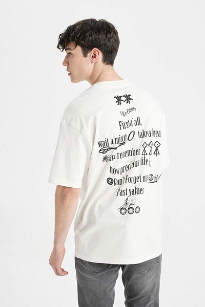 DeFacto Comfort Regular Fit Comfortable Fit Crew Neck Back Printed Short Sleeve T-Shirt C2243Ax24Sm
