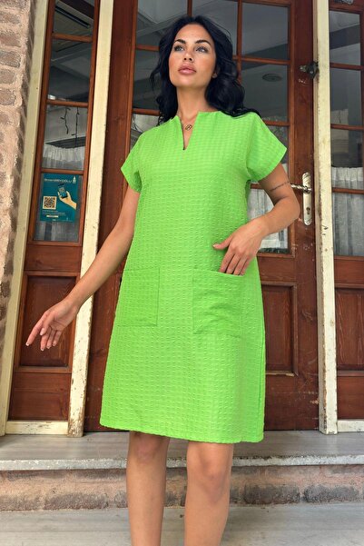 NEW LAVİVA فستان ميدي مريح من قماش اللوتس الأخضر مع تفاصيل الجيب