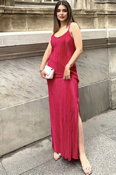 NEW LAVİVA Kadın Fuşya İnce Askılı, V Yaka, Yırtmaç Detaylı, Uzun Pliseli Elbise