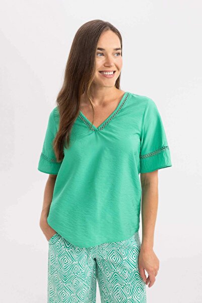 DeFacto Regular Fit V Yaka Kısa Kollu Bluz A5171AX24SM