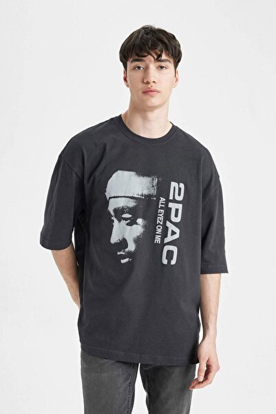 DeFacto Tupac Shakur Loose Fit Crew λαιμόκοψη κοντομάνικο μπλουζάκι B8103AX24SM
