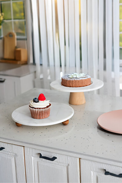 Akayev Marble Set of 2 Round Presentation Plates