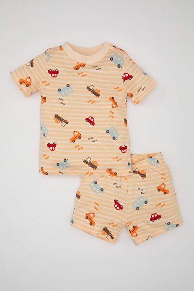 DeFacto طقم بيجامة من القطن الممشط بأكمام قصيرة منقوشة على شكل سيارة للأطفال ...