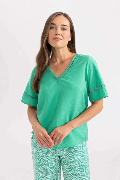 DeFacto Regular Fit V Yaka Kısa Kollu Bluz A5171AX24SM
