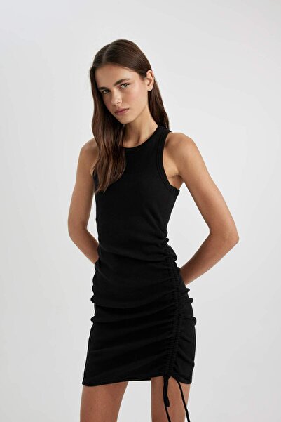 DeFacto Bodycon Vücudu Saran Yuvarlak Yaka Fitilli Kaşkorse Kolsuz Mini Elbise B9613AX24SM