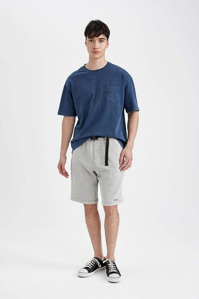 DeFacto Oversize Wide Fit Washed Faded Effect Pocketed Straight Leg Shorts B8797Ax24Sm