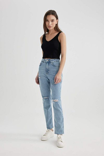 DeFacto V-Neck Ribbed Camisole Tank Top - B7028AX24SM