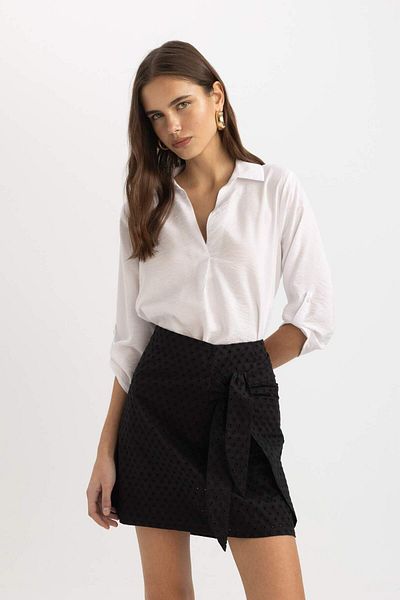 DeFacto Regular Fit V-Neck Long Sleeve Blouse C0081AX24SP