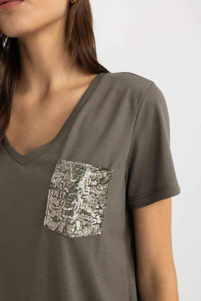 DeFacto Regular Fit V-Neck Short Sleeve T-Shirt U3769AZ24SP