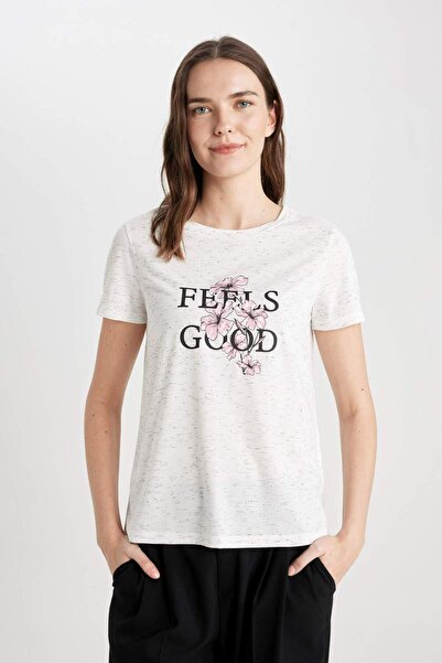 DeFacto Regular Fit Crew Neck Květinové tričko s krátkým rukávem C2114AX24SP