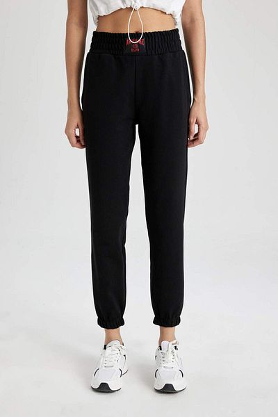 DeFacto Pantaloni de sport subțiri DeFactoFit Standard Fit Jogger cu buzunare duble, talie elastică B8978AX24SM