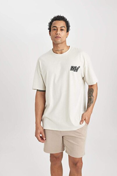 DeFacto DeFactoFit NBA Miami Heat Boxy Fit Bisiklet Yaka Kısa Kollu Tişört B3923AX24SP