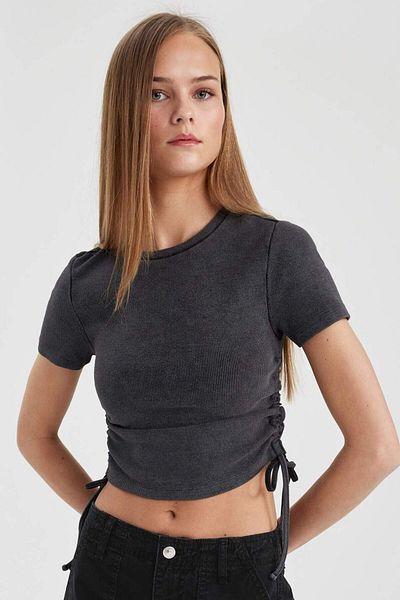 DeFacto Fitted Crew Neck Drawstring Detail Short Sleeve Washed Faded Effect T-Shirt B9228Ax24Sp