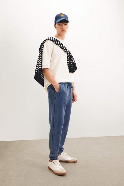 DeFacto Regular Fit Sweatpants Fleto Pocket Washed Faded Effect Waist Lace up Elastic Leg A1992Ax24Sp