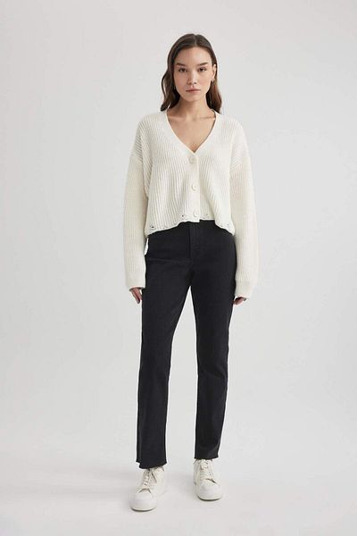 DeFacto Regular Fit V-Neck Buttoned Knitwear Cardigan B7578Ax24Sp