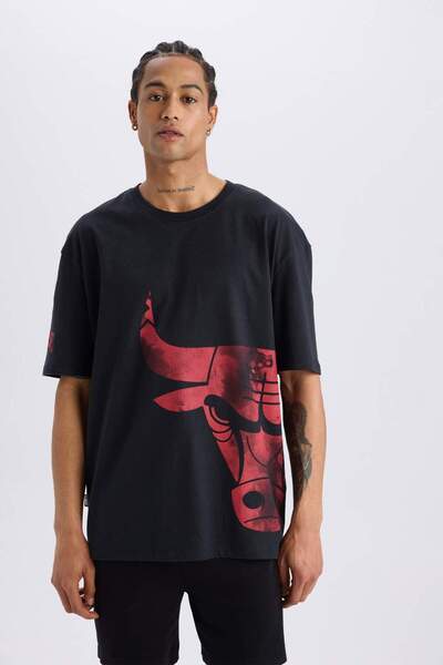 DeFacto DeFactoFit NBA Chicago Bulls Oversize Φαρδιά Μπλουζάκι με κοντό μανίκι B3889AX24SP