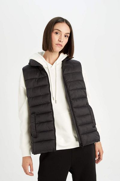 DeFacto Water Repellent Seasonal Inflatable Vest Stand Collar Quilted Zipper Pocket A0975Ax24Sp