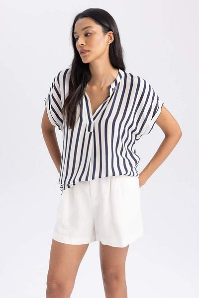 DeFacto Regular Fit Crew Neck Crinkle Fabric Short Sleeve Blouse U5300Az23Sm