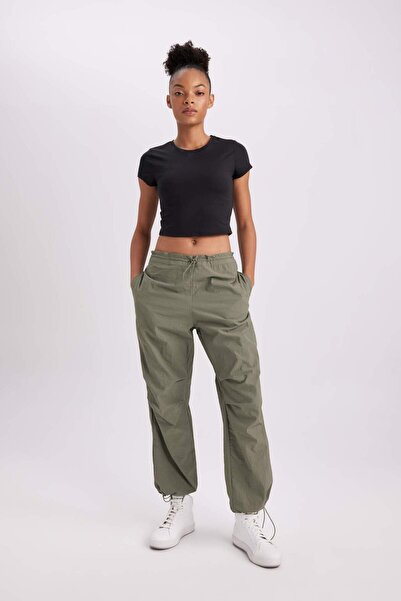DeFacto DeFactoFit Oversize Geniş Kalıp Sporcu Paraşüt Pantolon Standart Boy B6367AX23WN