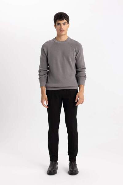 DeFacto Standard Fit Regular Fit Rundhalsausschnitt Basic Solid Strickpullover A8458AX24SP