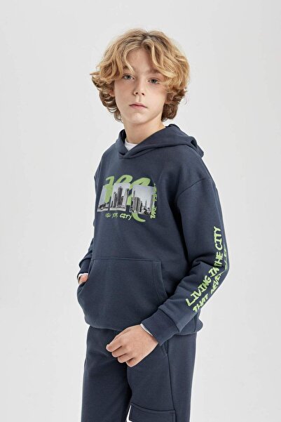 DeFacto Erkek Çocuk Oversize Geniş Kalıp Kapüşonlu Baskılı Sweatshirt C0359A823CW