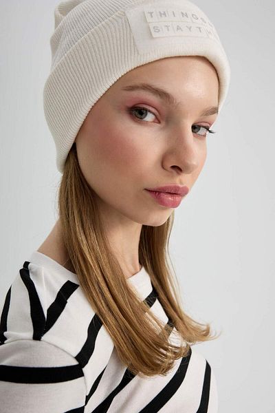 DeFacto Std Women's Classic Knitwear Beret - R7522Az23Wn with Interchangeable Text Detail