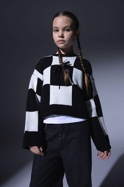 DeFacto Girls' Crew Neck Crop Checked Sweater B3483A823Wn