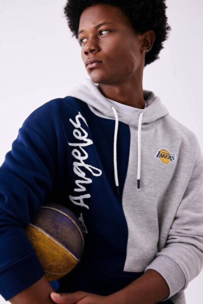DeFacto Defactofit Nba Los Angeles Lakers Comfort Regular Fit Comfortable Fit Hooded Sweatshirt with Pockets A7207Ax