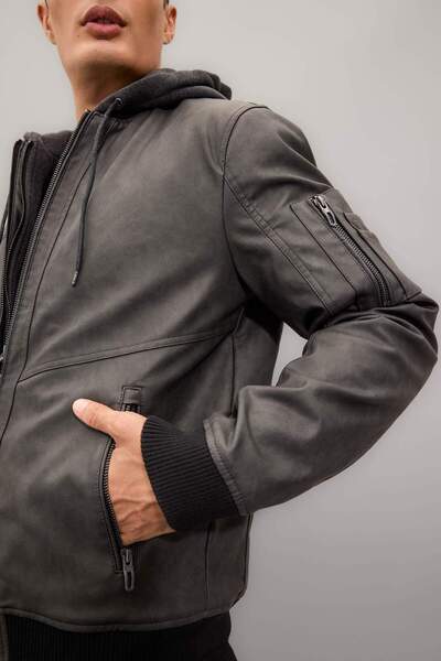 DeFacto Slim Fit Kapüşonlu Bomber Suni Deri Mont N9682AZ23WN