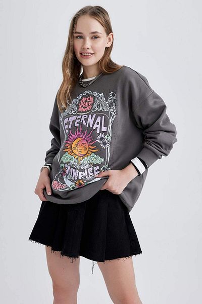 DeFacto Coool Oversize Fit Crew Neck Back Printed Sweatshirt A4756Ax23Wn