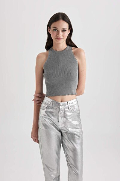 DeFacto Fitted Halter Yaka Parlak Kumaş Crop Atlet B5921AX23AU