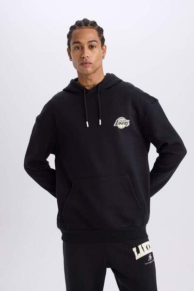 DeFacto DeFactoFit NBA Los Angeles Lakers Boxy Fit Kapüşonlu Sırt Baskılı Kalın Sweatshirt A4114AX23AU