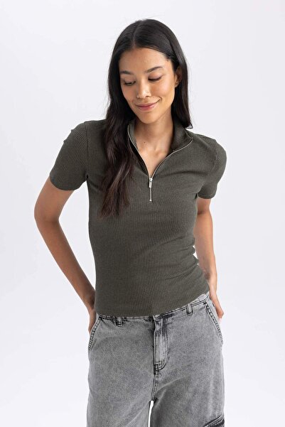 DeFacto Slim Fit Slim Fit Poloviční rolák Tričko s krátkým rukávem Y8427AZ23AU