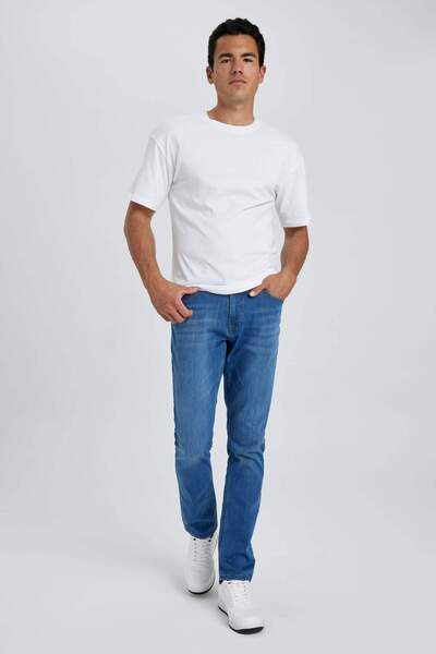 DeFacto Pedro Slim Fit Dar Kalıp Normal Bel Dar Paça Jean Pantolon A8935AX23SM