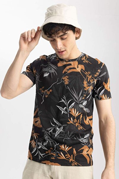 DeFacto Slim Fit Slim Fit Crew λαιμόκοψη με μοτίβο κοντομάνικο μπλουζάκι A3137AX23SM