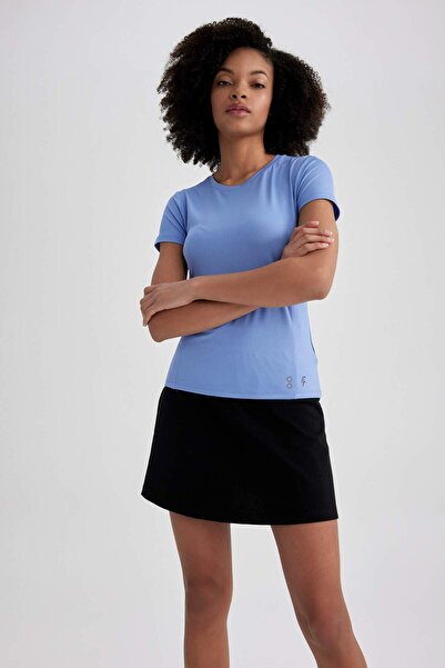 DeFacto DeFactoFit Standard Fit Crew Neck Sportovní tričko s krátkým rukávem A2443AX23SM