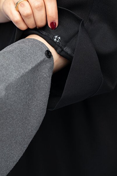 outline How many separate gray