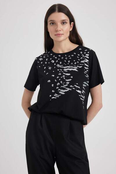 DeFacto Regular Fit Bisiklet Yaka Yıldız Desenli Kısa Kollu Tişört Z6449AZ23SP