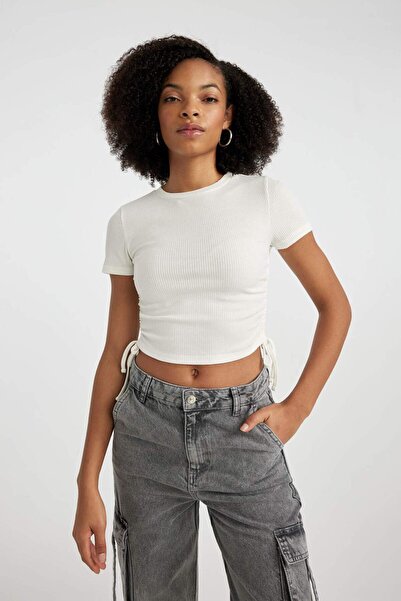 DeFacto Fitted Crew Neck Short Sleeve Tie Detail Ribbed Camisole Crop T-Shirt T9632Az23Sp