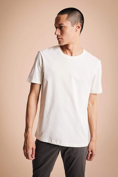 DeFacto Regular Fit Crew Neck Basic Short Sleeve 100% Cotton T-Shirt M7666Az23Sp